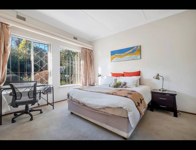 5 BEDROOM HOUSE FOR SALE IN FERNDALE